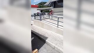 Anteprima del video: Vlogger italiano in cerca di zoccole