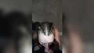 MOGLIE NAPOLETANA SUCCHIA IL CAZZO AL CAMIONISTA