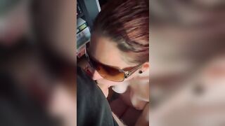 Moglie glamour succhia e svuota il suo cazzone