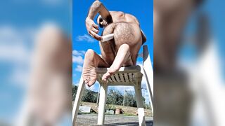 Nudo all'aperto mi inculo