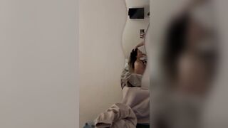 La mia amica me lo succhia