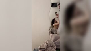 La mia amica me lo succhia