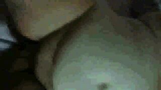 Cicciona tettona scopata come una vera maiala mi lecca con la lingua il buco del culo