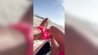 Anteprima del video: Milf zoccola fa una sega col piede al suo tipo