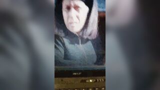 questa Vecchia di 72 anni mi fa impazzire la sborro piu volte  tutti i Giorni