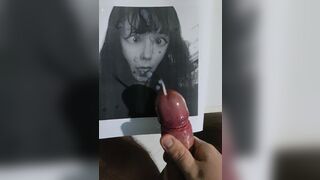 Anteprima del video: ENORME SCHIZZATA ITALIANA AMATORIALE PER AMICA