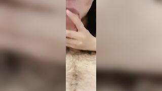 Sveltina con la coinquilina appena conosciuta