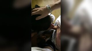 Andrea di Pesaro succhia 2 cazzi e beve la loro sborra  tg andreapesaro0