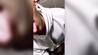 Andrea di Pesaro ama succhiare cazzi XL e bere sborra tg andreapesaro0