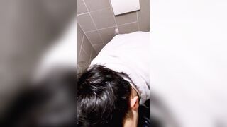 Andrea di Pesaro ama succhiare cazzi XL e bere sborra tg andreapesaro0