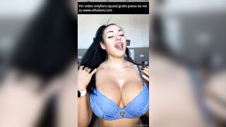 Footjob e scopata con cavalla italiana