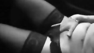 Collega si masturba per farmi capire che ci sta