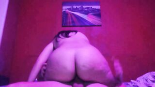 Ragazza italiana con un grosso culo si fa scopare dal suo ragazzo