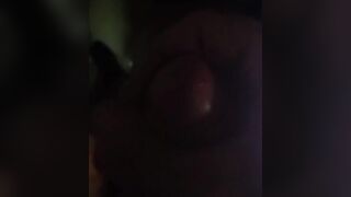 Guardate quanto è grosso il mio cazzo, stronzi