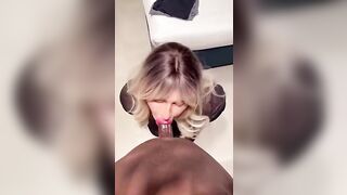 Bionda trans succhia come una disperata un cazzone nero enorme