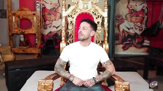 Provino porno italiano: pompino profondo, 69 e scopata violenta con pornostar tatuata