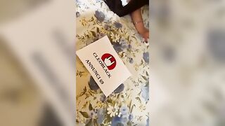 Veneta cuckold festeggia 40 anni con un bel nero che la scopa