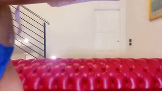 JOI made in Italy – mora latina si sfrega con una fetta di pizza