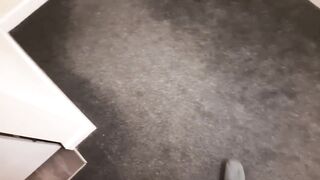 Sorellastra mi becca a segarmi → finisce col culo sfondato