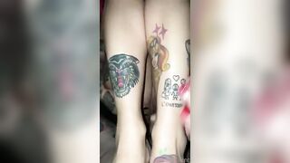 Bibi Santi si fa squirtare con le dita… poi glielo succhia da dio