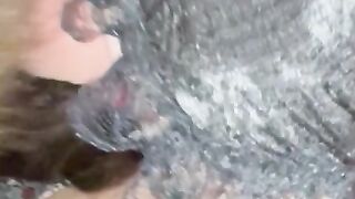 Anteprima del video: Scopo la bocca a mia moglie e gli sputo la saliva in faccia