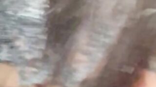 Scopo la bocca a mia moglie e gli sputo la saliva in faccia