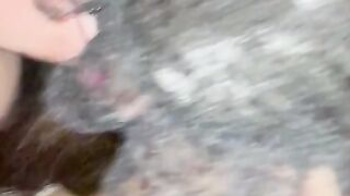 Scopo la bocca a mia moglie e gli sputo la saliva in faccia