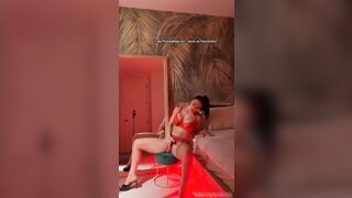 Fede ci spacca il cazzo dal piacere