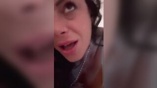 Mia moglie è ingorda di cazzo: non ne ha mai abbastanza, vuole sempre di più