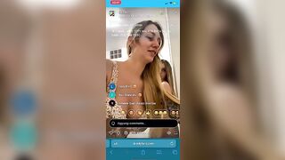 Amiche zoccole si ingozzano di cazzi come se non ci fosse un domani