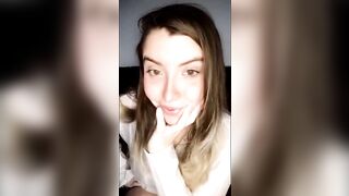 Anteprima del video: Brunetta in live: mutandine nuove pronte per essere strappate in diretta