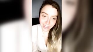 Brunetta in live: mutandine nuove pronte per essere strappate in diretta