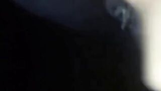 Vuole tutta la sborra in bocca la zoccoletta: ingoia come una vera troia affamata