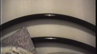 La troia gode col cazzo di lui tra le cosce