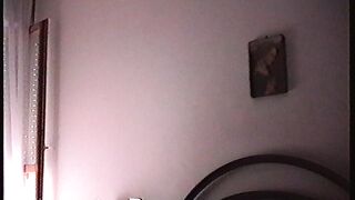 La troia gode col cazzo di lui tra le cosce