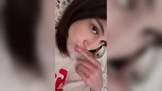 Violette si sfoga in diretta, fica bagnatissima