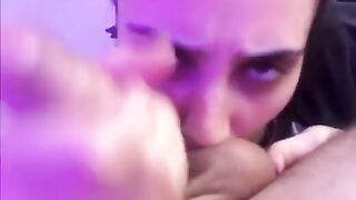 Troietta Italiana Pompino Amatoriale al Suo Ragazzo – Blowjob Casalingo Italiano