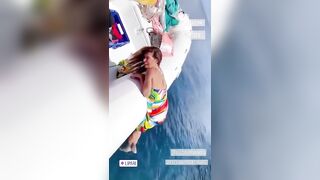 Veronica Maya in Sexy Bikini su Barca – Video Hot in Mare