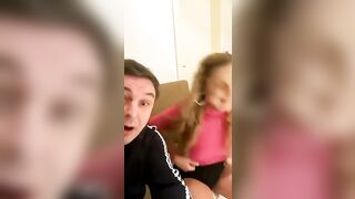 Andrea Diprè Fa Uscire le Minne all'Amica Bionda – Andrea Diprè Tette Bionda Amica