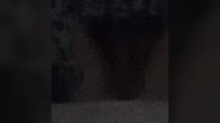 Mi tocco la figa e lui guarda