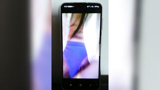 Iris81 gode a masturbarsi