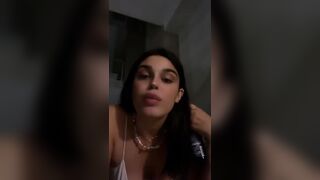 Asia Camerano in live a luci rosse coi suoi adoratori