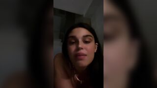 Asia Camerano in live a luci rosse coi suoi adoratori