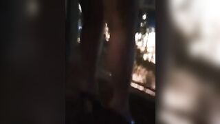 Anteprima del video: Scopata italiana notturna sul balcone del centro commerciale