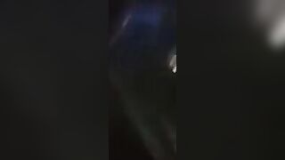 Scopata italiana notturna sul balcone del centro commerciale