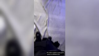 Due troie succhiano cazzi nel mini van