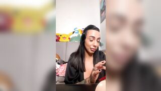 Bibi Santi fa uscire le tettone… che visione pazzesca