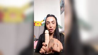 Bibi Santi fa uscire le tettone… che visione pazzesca