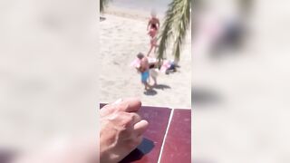 Tettone e culone di mia moglie in ferie… non riuscivo a smettere di guardare