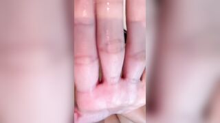 Mora tettona si sditalina a pecorina per te